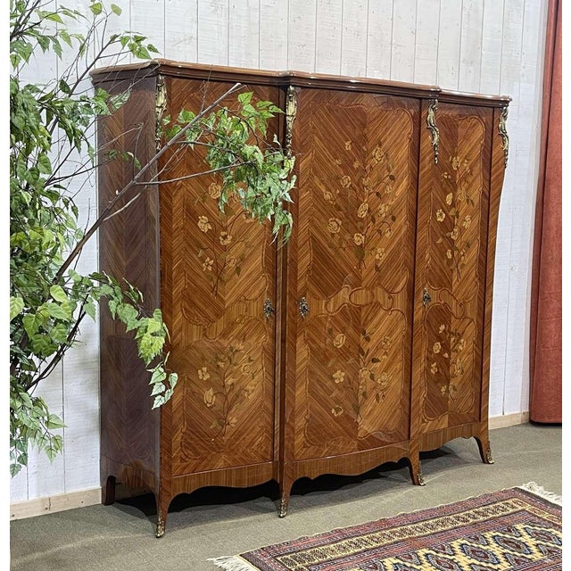 Louis XV 3-Door Wardrobe in Oak and Rosewood For Sale - Image 6 of 13