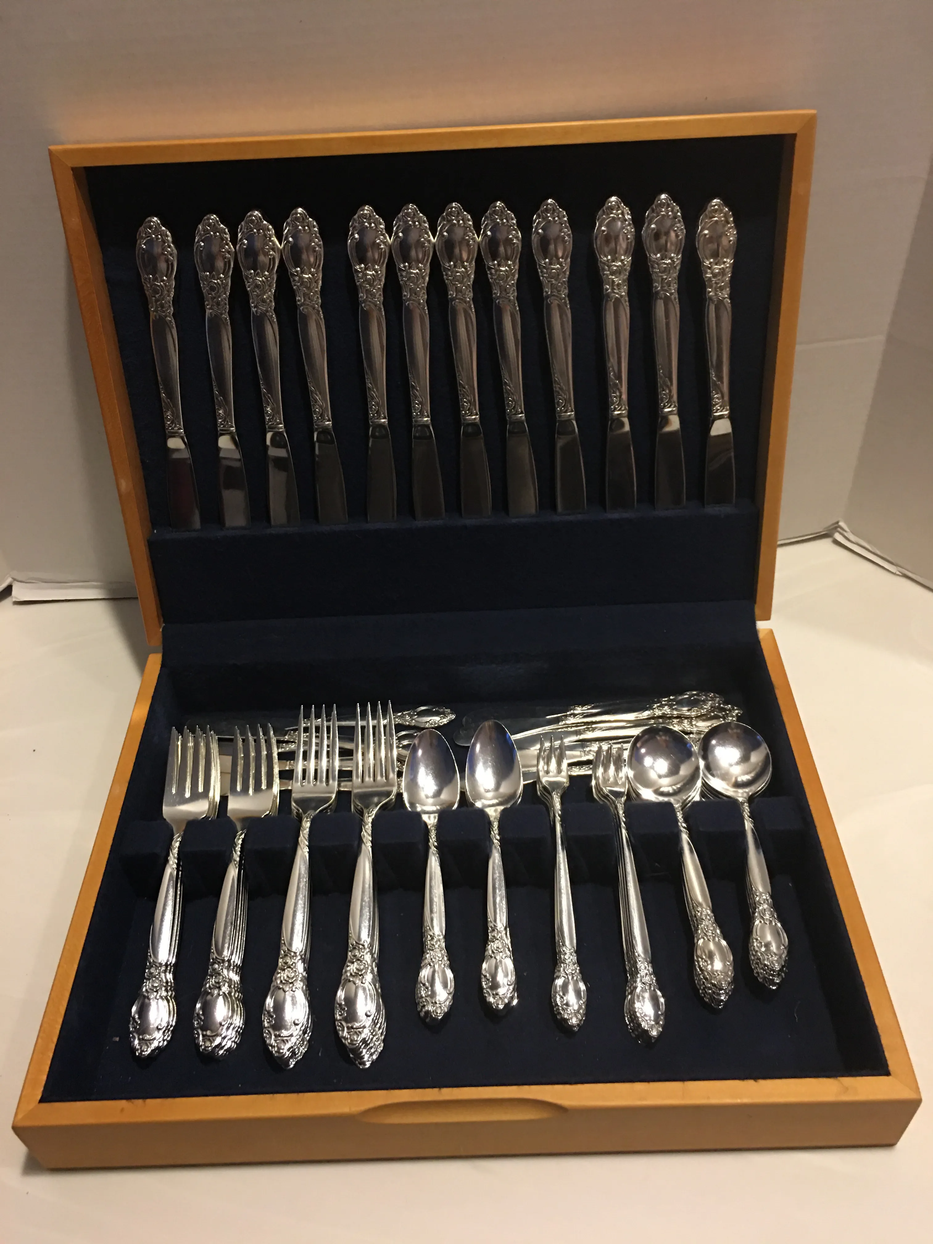 Oneida Couplet Dessert Server Trombone