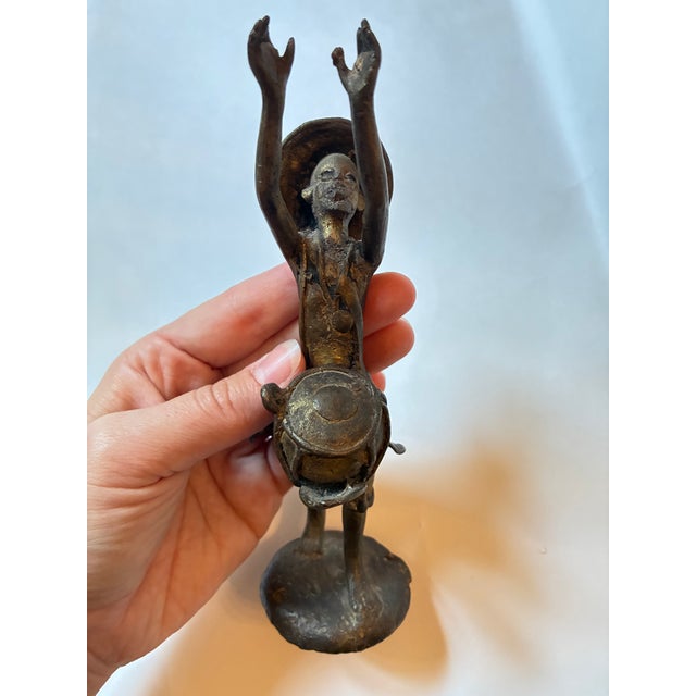 1970s Vintage African Tribal Brass Drummer Sculpture Lost Wax Cast For Sale - Image 5 of 7
