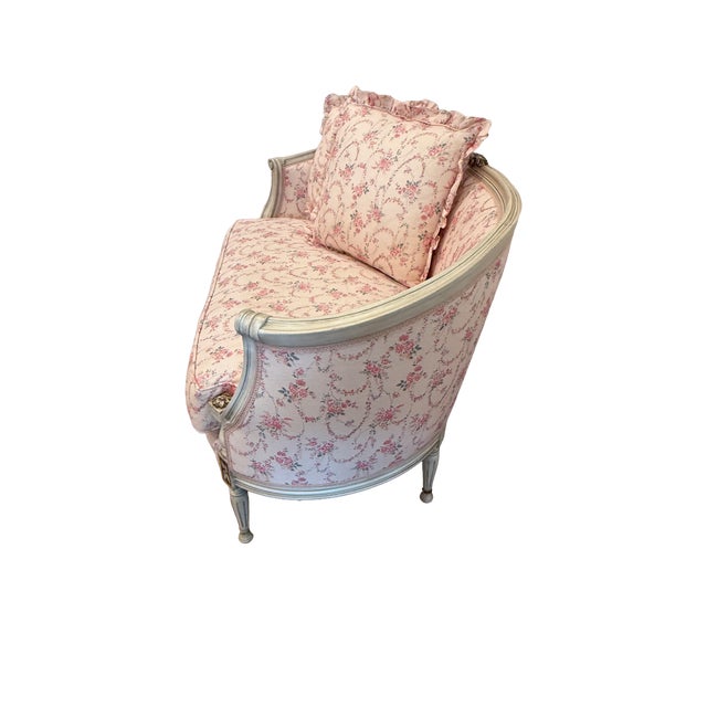French Gorgeous 20th Century French Settee With New LoveShackFancy Linen Upholstery For Sale - Image 3 of 9