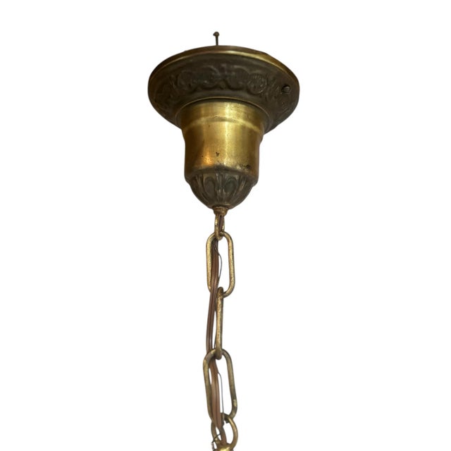 The perfect pendant to make a statement and add tons of charm. This light will look great with any style architecture!
