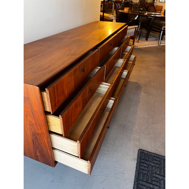 Jack Cartwright for Founders 12-Drawer Dresser, Walnut, Mid-Century Modern, Attributed For Sale In Denver - Image 6 of 14