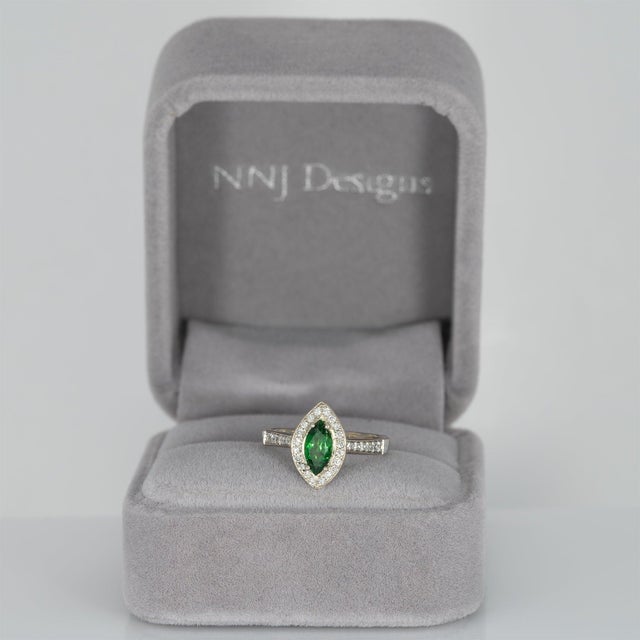 Modern Tsavorite Garnet Ring With Natural Diamond Accents: Solid 14k Gold, Size 6.75 For Sale - Image 3 of 9