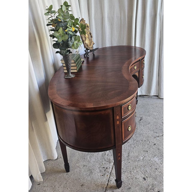 Hekman, Federal Style, Kidney-Shaped Desk, 1970s For Sale - Image 16 of 17