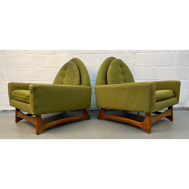 Wood Striking Mid-Century Modern Lounge Chairs Attributed to Kroehler For Sale - Image 7 of 10