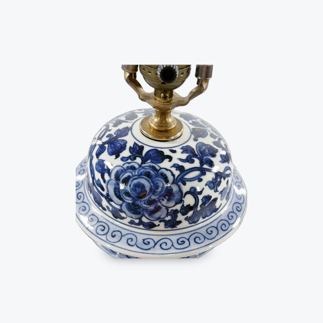 Blue and White Porcelain Jar Mounted Lamp For Sale - Image 4 of 5