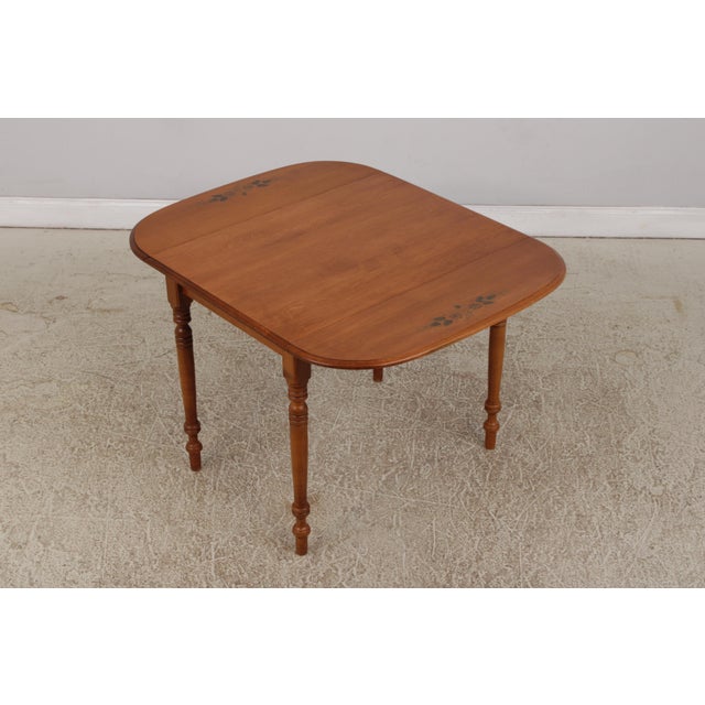 Hitchcock Early American Maple Dropleaf Dining Table For Sale In Philadelphia - Image 6 of 17