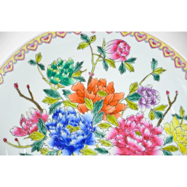 Chinoiserie Chinoiserie Floral Charger With Stand For Sale - Image 3 of 6