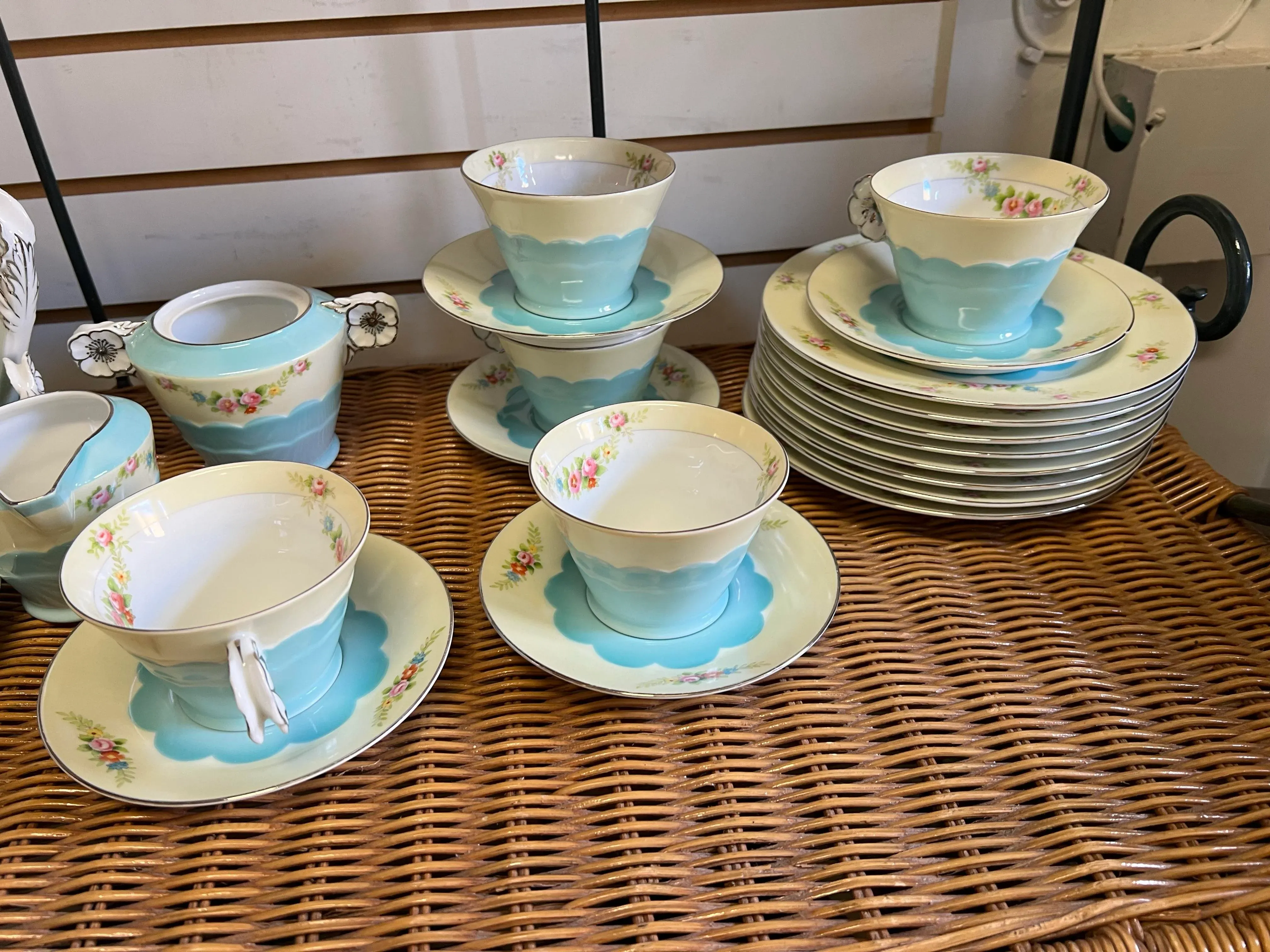 1920s-floral-and-turquoise-