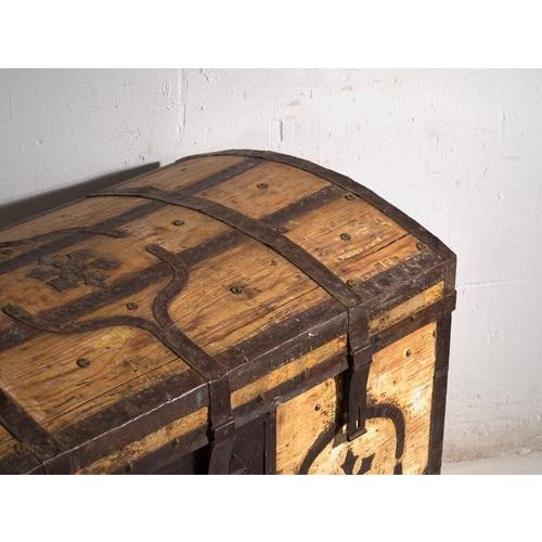 Antique Iron-Bound Chest in Pine, Central Europe, 1780 For Sale - Image 4 of 15