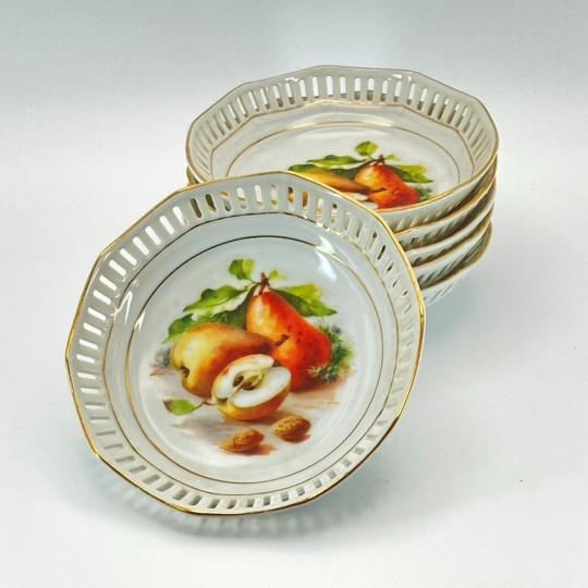1950s Set of 6: Schumann Bavaria/Arzberg Reticulated Porcelain Berry Bowls (Fruit Design) Vintage 1950s For Sale - Image 5 of 18