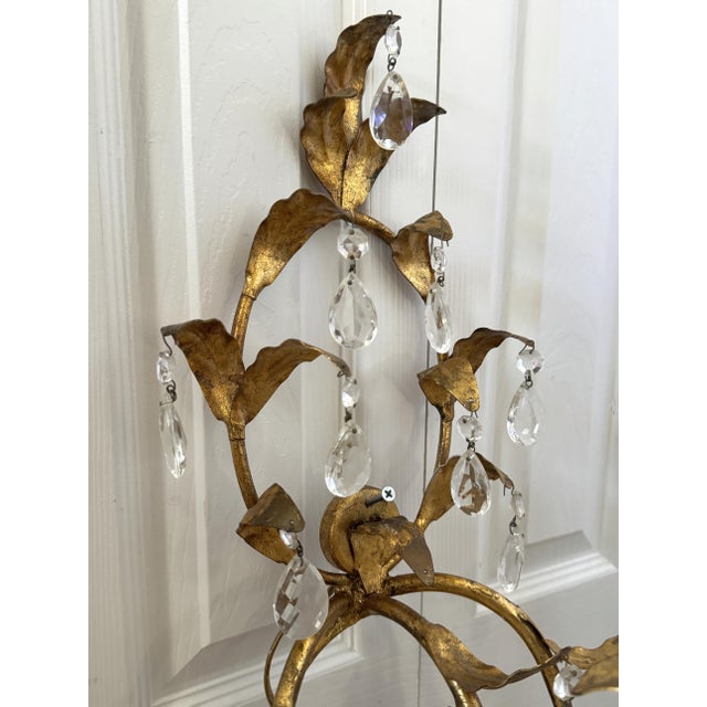 Metal Mid 20th Century Florentine or Hollywood Regency Italian Gilt Tole & Crystal Wall Sconces - A Pair For Sale - Image 7 of 13