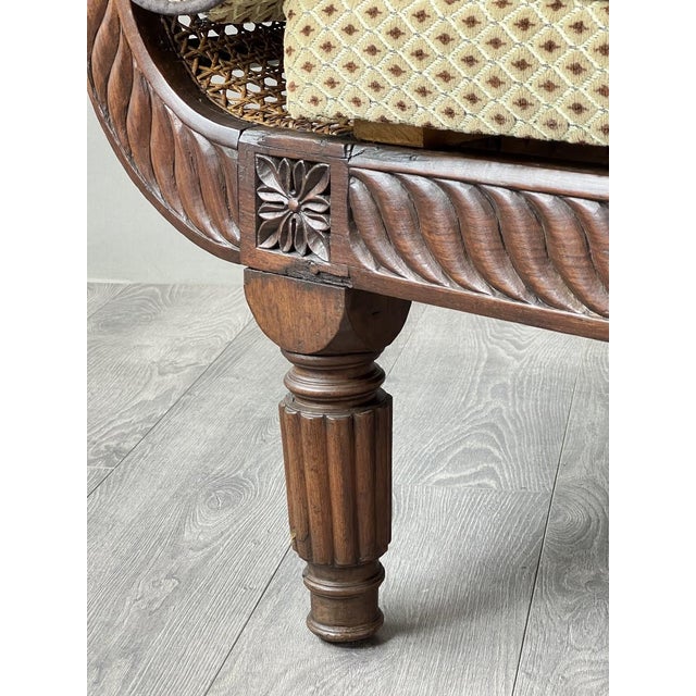 19th Century Louis XVI Chaise Longue in Carved Wood and Caning For Sale - Image 4 of 13