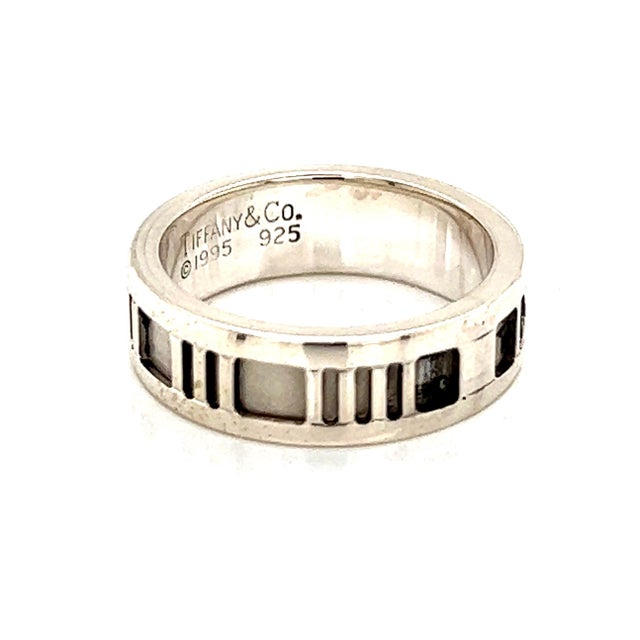 Metal 1990s Tiffany & Co. Estate Sterling Silver Ring, 4.9 Grams, Size 5.25 For Sale - Image 7 of 8
