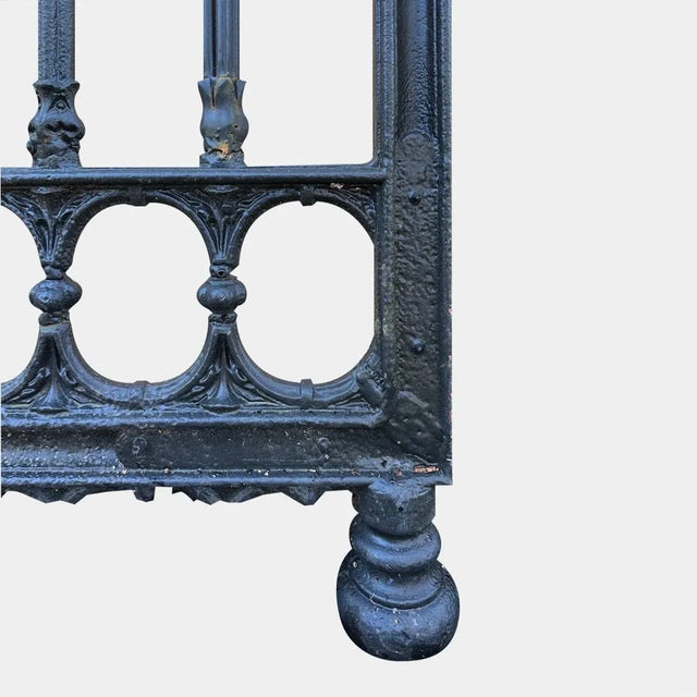 Large Victorian Cast Iron Driveway Gates from Yates Haywood & Co, England, 1850, Set of 2 For Sale - Image 3 of 6