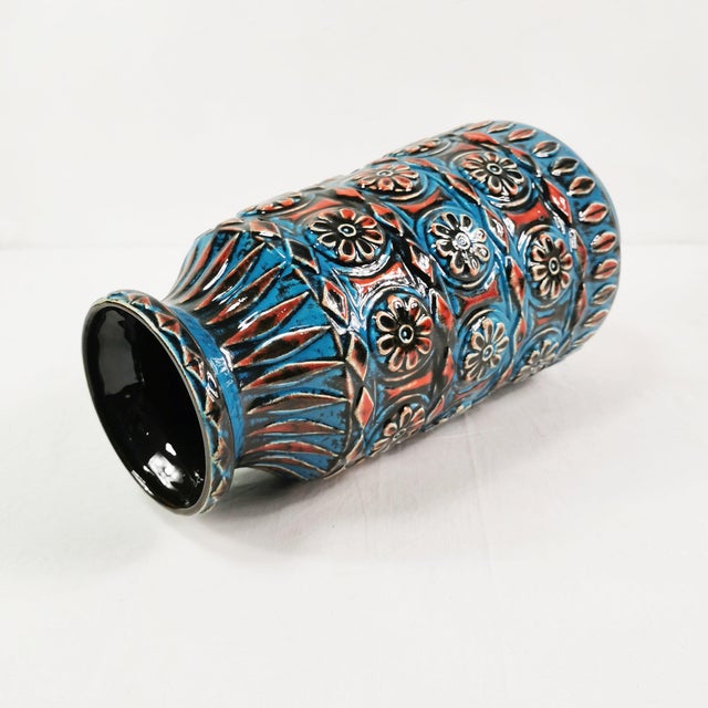 Vase manufactured by Bay Keramik in Germany in the 1970s (signed) Characterized by its classic form, decorative material,...