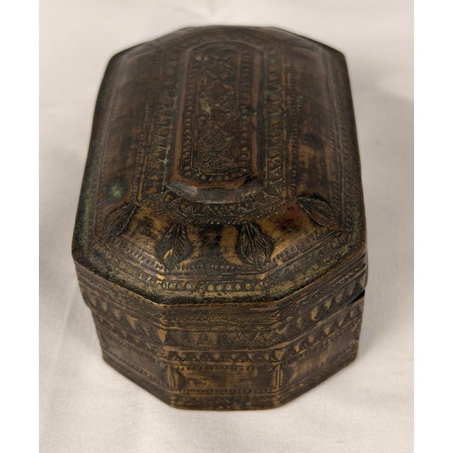 Antique 19th/Early 20th Century Indian Bronze Betel Nut Paan Box, Incised Decoration For Sale In New York - Image 6 of 8