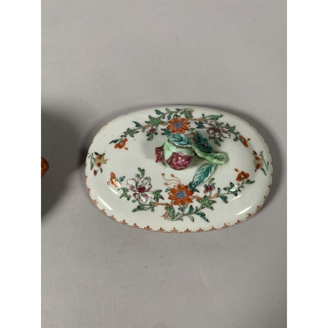 Chinese porcelain terrine, East India Company, 18th century, Famille Rose For Sale - Image 11 of 12