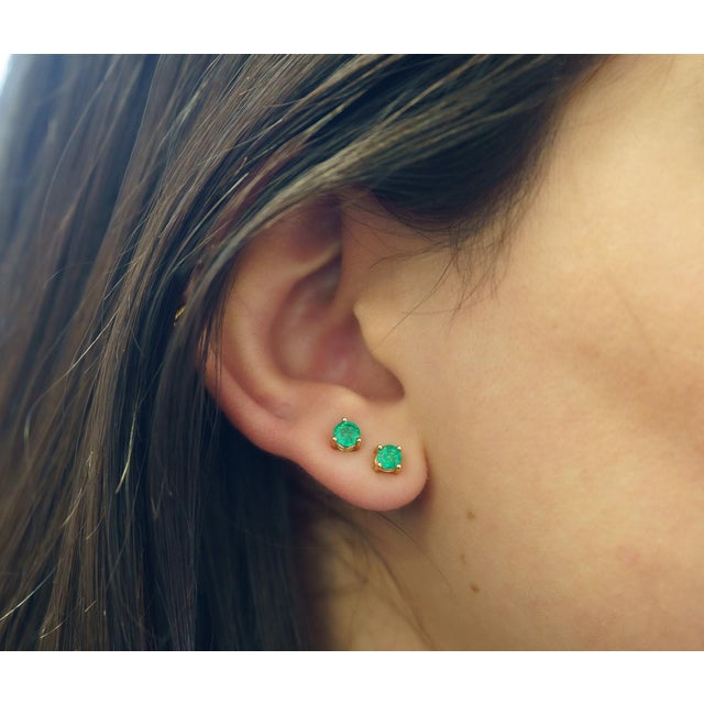 Metal 1/2 Carat Natural Emerald 4mm 4-Prong 14k Gold Stud Earrings - 2 Pieces For Sale - Image 7 of 7