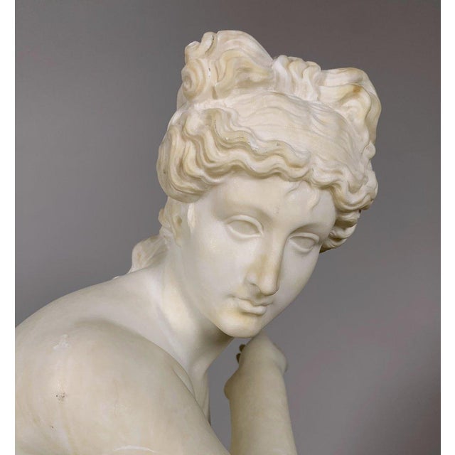 Early 19th Century Early 19th-century white marble sculpture in the Neoclassical style depicting Venus at the Bath For Sale - Image 5 of 10
