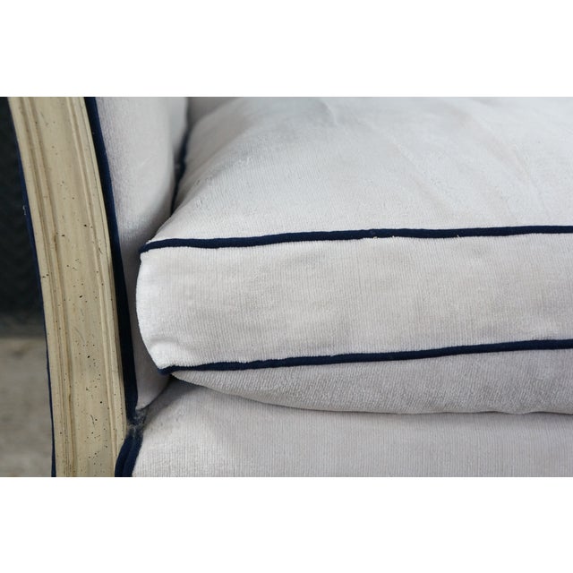 Mid-Century Baker Furniture Louis XVI Style Upholstered Recamier Chaise Lounge For Sale - Image 13 of 18