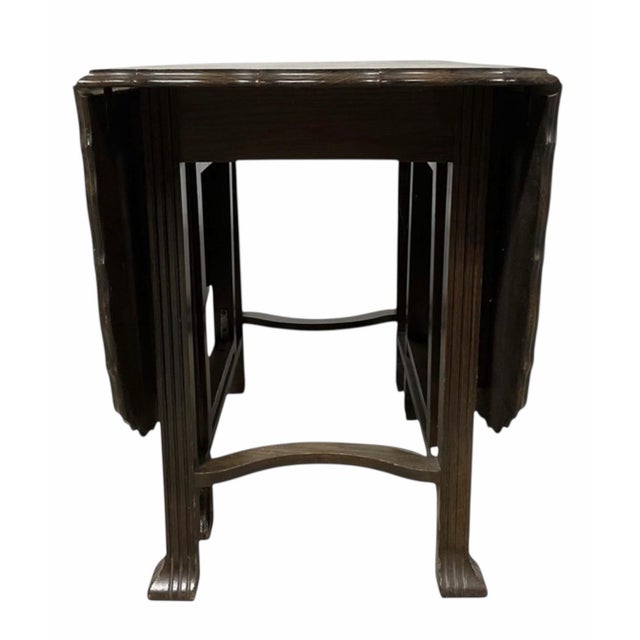 1960s Vintage Jacobean Revival Oak Gateleg Drop-Leaf Dining Table With Scalloped Edge For Sale - Image 5 of 9
