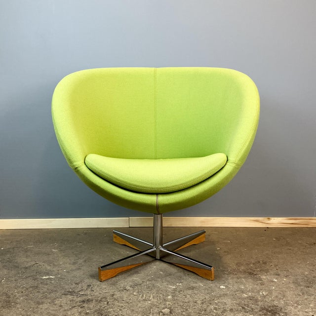 Mid-Century Modern Mid-Century Planet Lounge Chair in Chrome and Lime Green Fabric Upholstery by Stokke, 1980s For Sale - Image 3 of 9