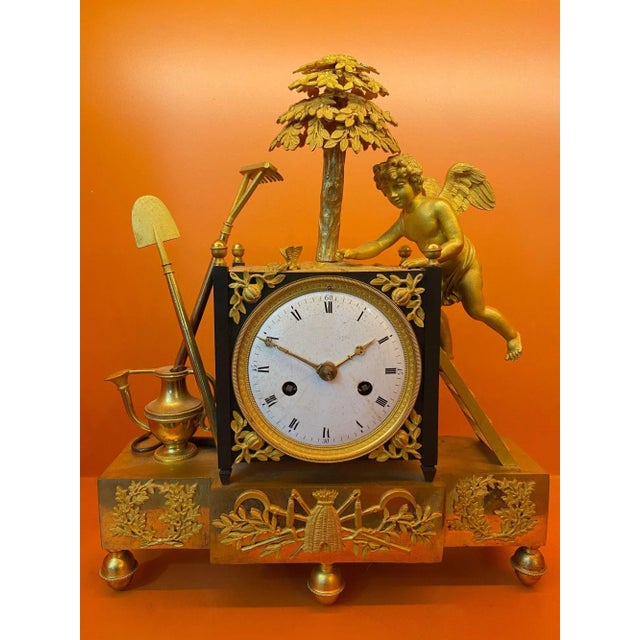 Early 19th Century Circa 1805 French Gilt Bronze Garden Angel Table Clock For Sale - Image 6 of 7