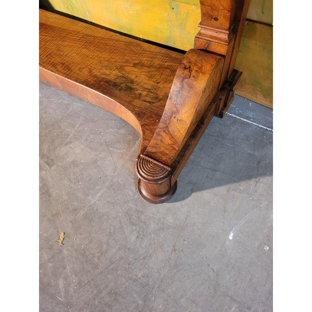 Restaurée dans notre atelier, des traces du temps peuvent être visibles malgré tout