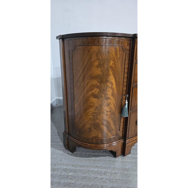 Small Mahogany Bowed Sideboard, 1920 For Sale - Image 11 of 13