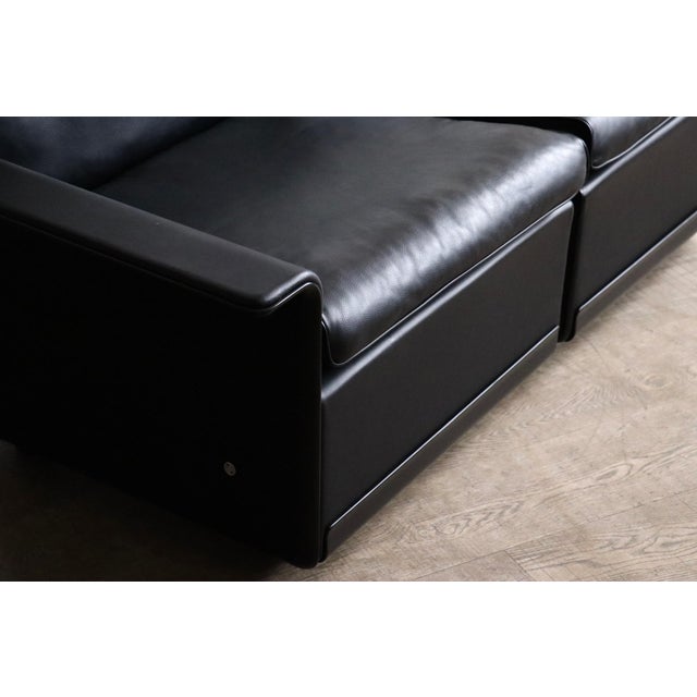 1970s Two Seater Model 620 Sofa in Black Leather by Dieter Rams for Vitsoe, 1980s For Sale - Image 5 of 12