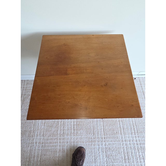 American Federal Style Tiger Maple and Cherry One-Drawer Side Table, 19th Century For Sale - Image 3 of 8