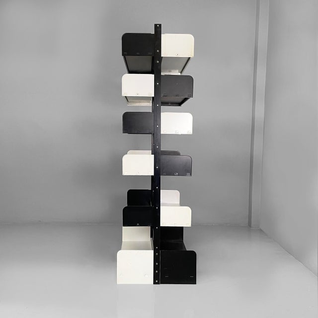 Italian Modern Modular Black and White Bookcase from Lips Vago, 1970s For Sale - Image 3 of 18