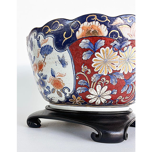 Mid-20th Century Gilt Japanese Imari Decorative Bowl, Wooden Stand For Sale In Miami - Image 6 of 8