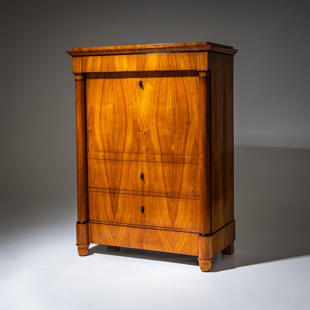 Antique German Biedermeier Secretaire in Cherry, 1830 For Sale - Image 4 of 14