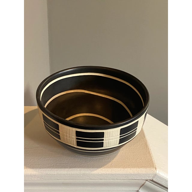 Ceramic 1980's Abstract Hand Thrown Barney’s New York Decorative Bowl For Sale - Image 7 of 7