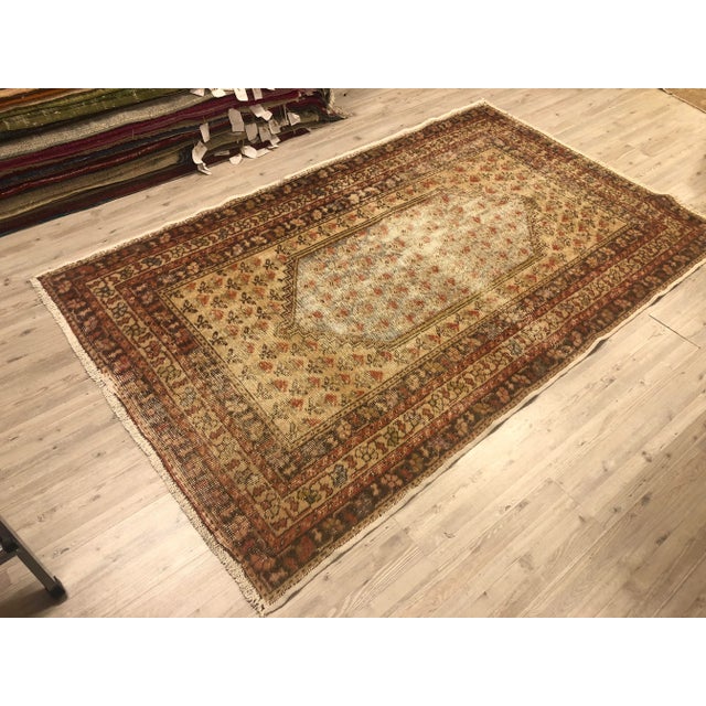 1960s Turkish Handmade Anatolian Rug- 4′6″ × 7′4″ For Sale - Image 5 of 11