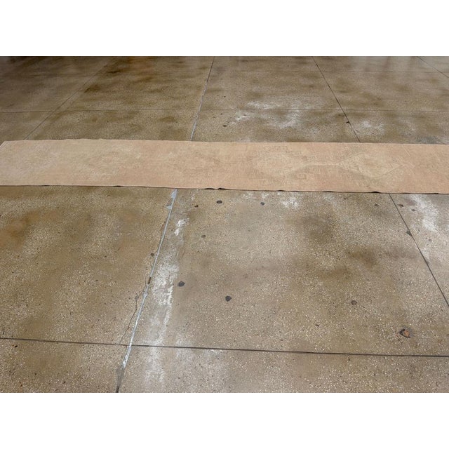 Galerie Shabab Collection Mid-20th Century Turkish Anatolian Long Runner For Sale In New York - Image 6 of 10