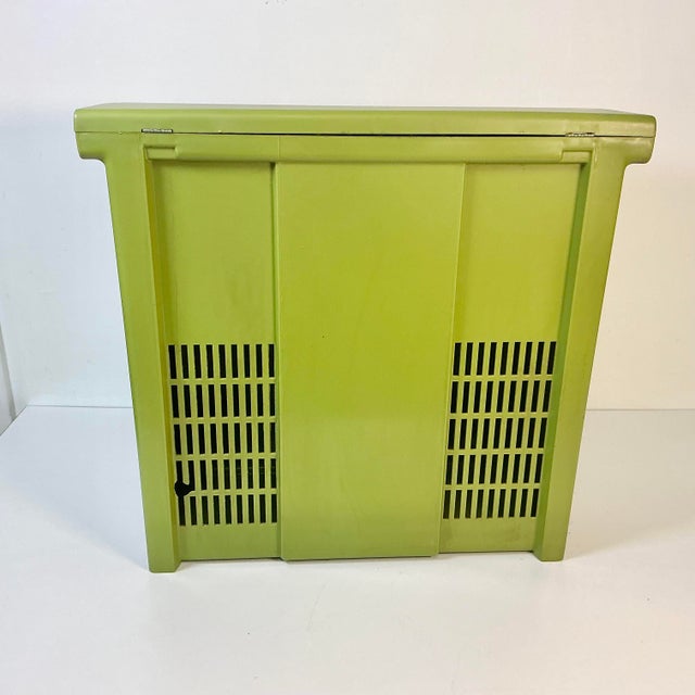 Plastic 1960s Mid-Century Boho Chic Olive Green Hamper. For Sale - Image 7 of 11