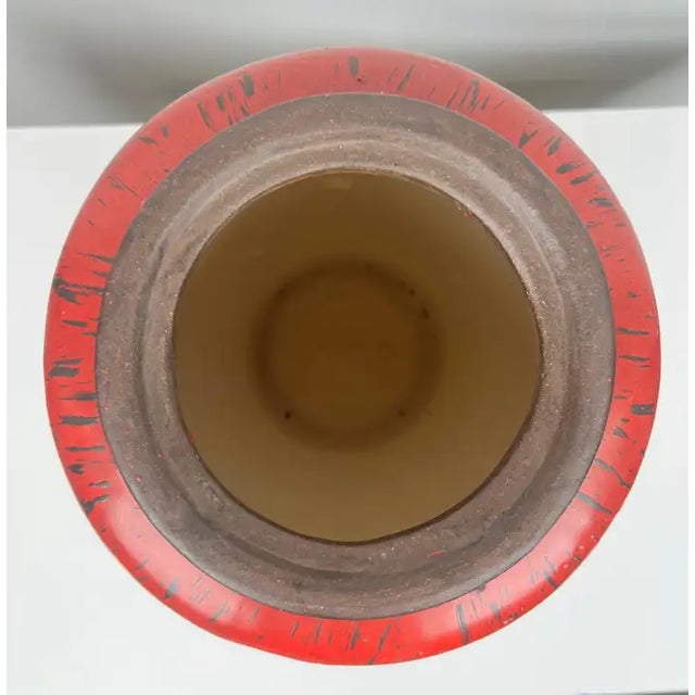 Vintage Chinese Oriental Red Pottery Vase With Lid in Antiqued Design For Sale - Image 14 of 16