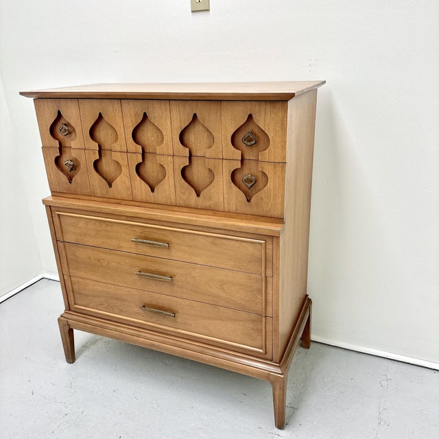 1950s Mid-Century Modern Tall Boy Chest of Drawers Kent Coffey Perspecta Moroccan, Attributed For Sale In Charlotte - Image 6 of 13
