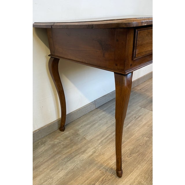 Louis XV Walnut Writing Table, 1750 For Sale - Image 4 of 12