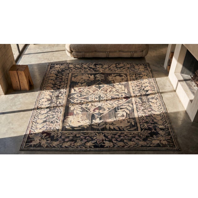 Textile 1930s Gray Medallion Folk Art Antique American Hooked Rug 6' 0" X 9' 0" Handknotted Wool Carpet For Sale - Image 7 of 7