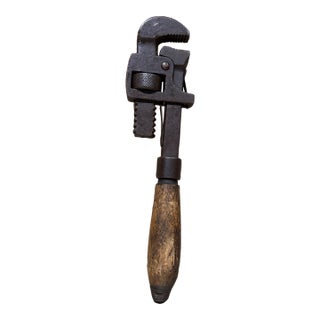 Vintage Stillson-Pattern Adjustable Pipe Wrench Classic Wooden Handle For Sale