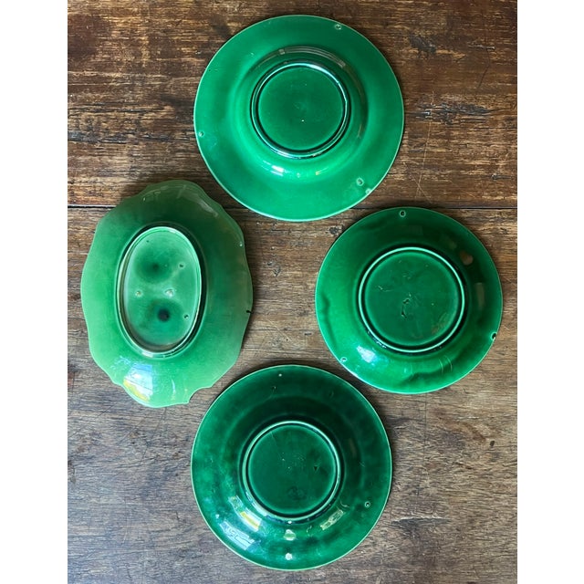 English Majolica Plates and Bread Platter- Set of 4 For Sale - Image 13 of 13