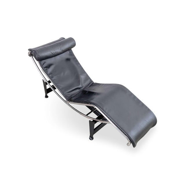 Black Black Leather LC4 Chaise Longue Le Corbusier for Cassina For Sale - Image 8 of 13
