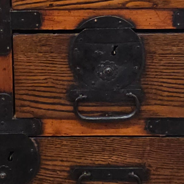 Late 19th Century Japanese Meiji Chōba Tansu Merchant Chest in Sugi Wood For Sale - Image 11 of 14