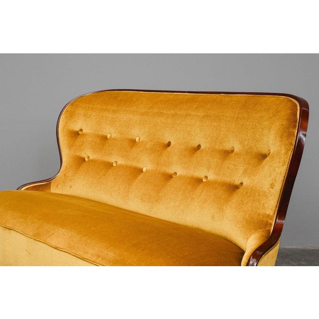Mid-Century Sofa in Yellow For Sale - Image 16 of 18