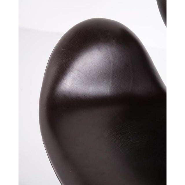 Brown Swan Chair in Dark Brown Leather by Arne Jacobsen and Fritz Hansen, 2007 For Sale - Image 8 of 14