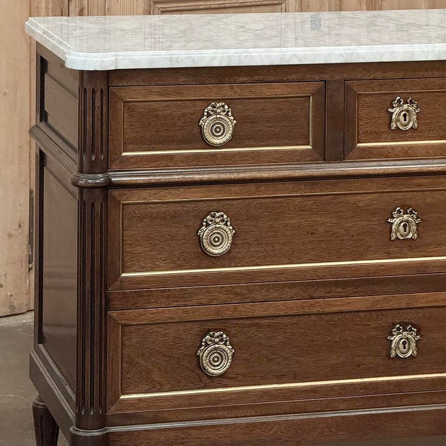 19th Century French Louis XVI Mahogany Commode With Carrara Marble For Sale In Dallas - Image 6 of 17